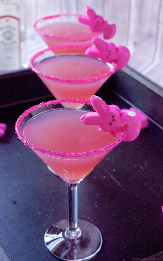 Peeps Pink Lemonade cocktail. Easy chocolate bunny cocktails. Creative DIY Easter Desserts ideas for families and adults.